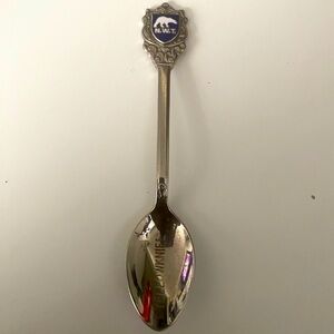 Vintage Yellowknife NWT Oneida Canada Collectable Spoon.